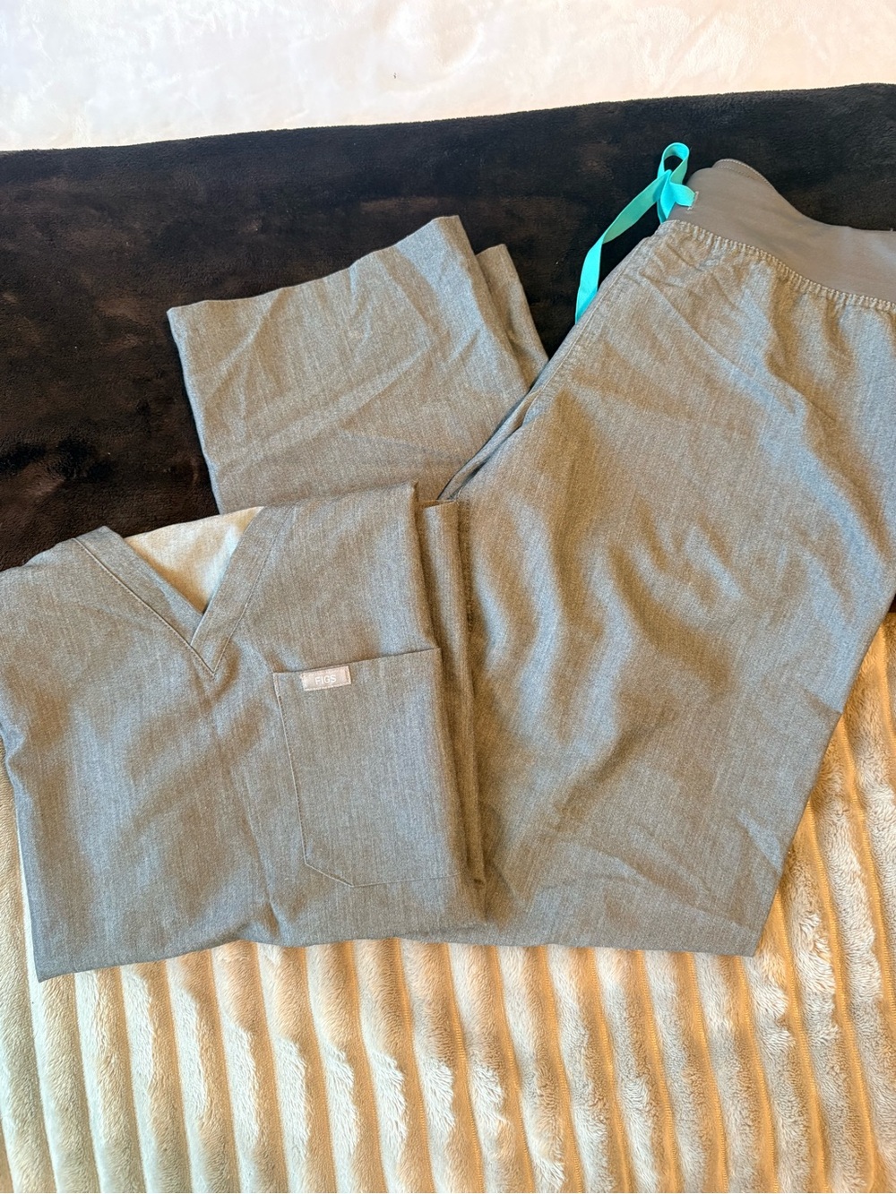Figs Scrub Set